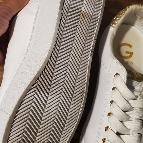 Tennis shoes - Picture 4 of 5